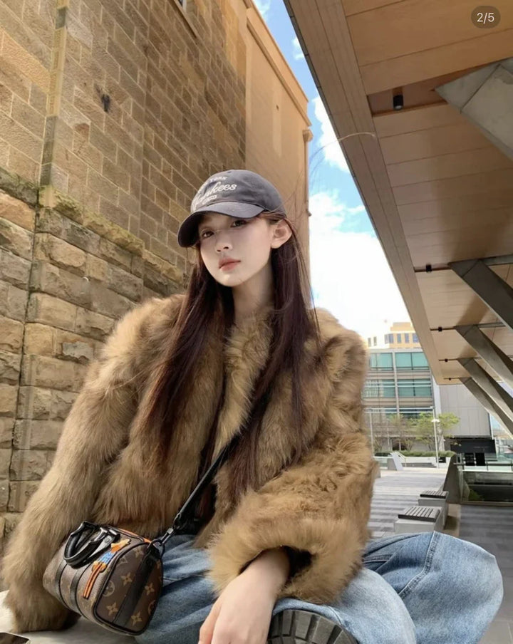American-style Cropped Eco-friendly Faux Fur Top